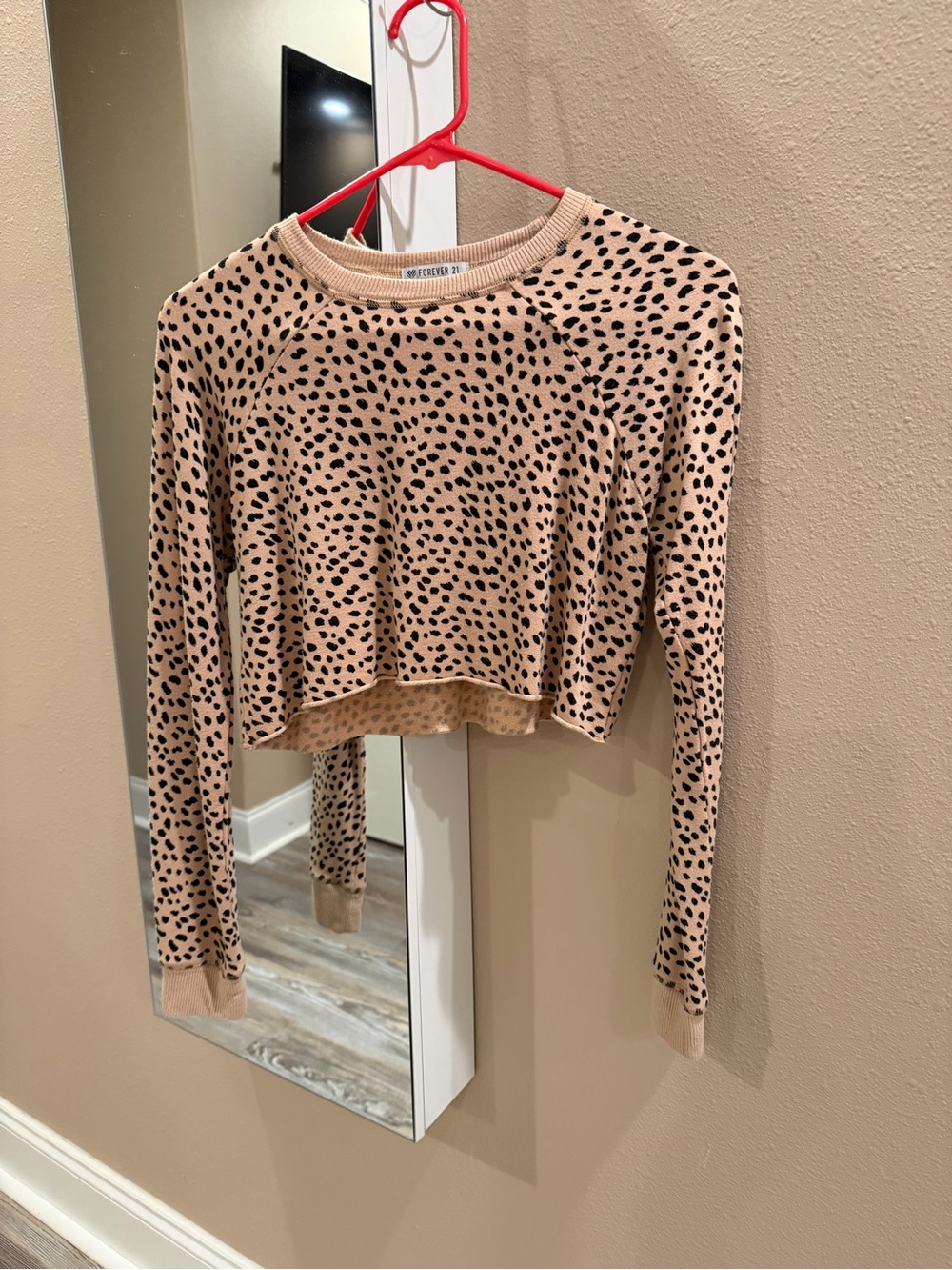 Forever 21 Beige and Black Cheetah Print Cropped Sweatshirt